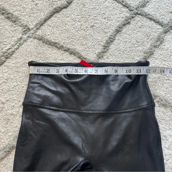 Spanx Faux Leather liquid Leggings black pull on high rise slimming medium - Picture 6 of 8